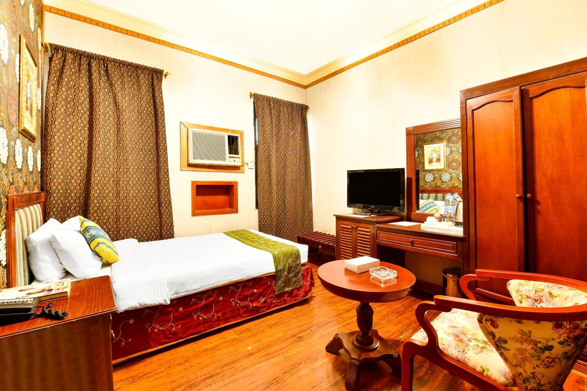 Capital O 125 Moon Plaza Hotel Manama Luaran gambar
